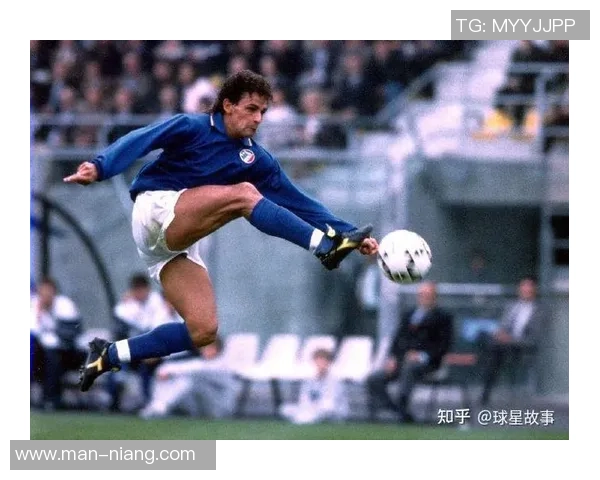 全球足球十大神级球星排名及其传奇故事揭秘