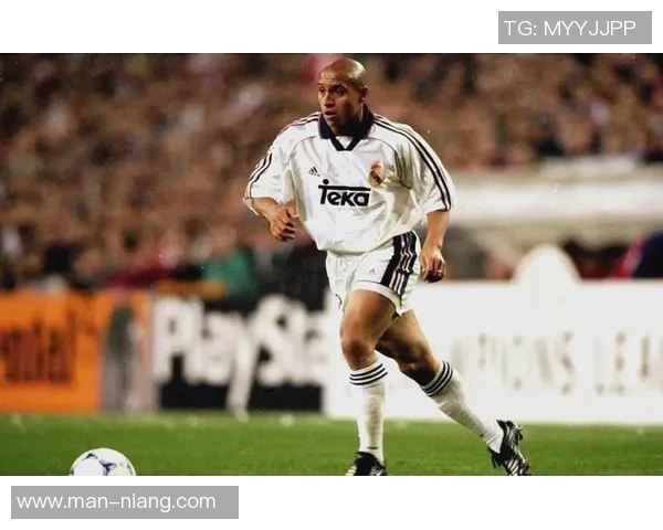 当代足球后卫领域最杰出的球员是谁分析与评选