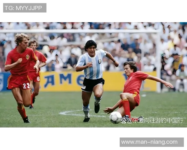 星光熠熠 足球英雄齐聚一堂 展现顶级竞技风采与无尽荣耀