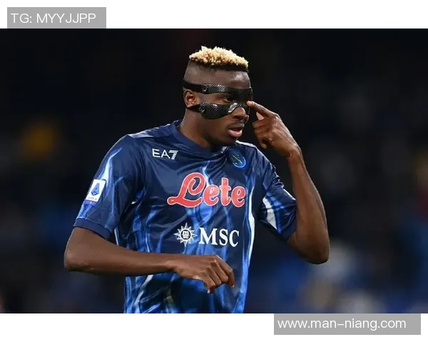 球星面具足球：揭秘明星球员背后的神秘面具与赛场表现