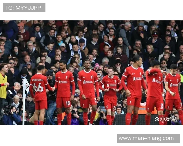 肚腩显现的足球明星们：那些曾经的锋线霸主如今的身材变化