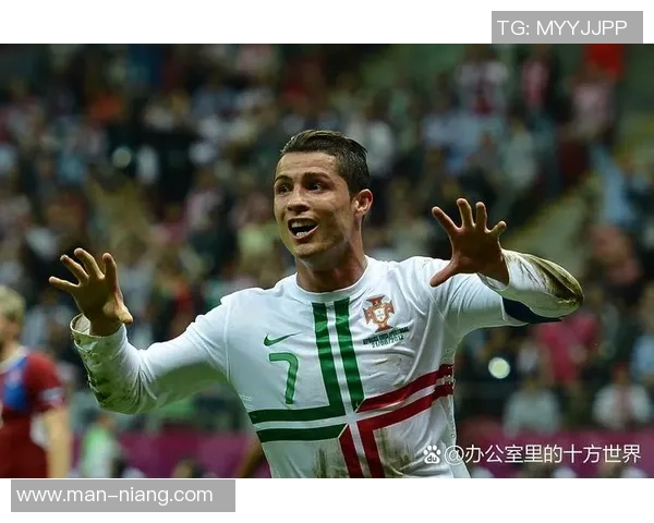 足球11大球星聚焦：重磅盘点足坛巨星的巅峰时刻与历史影响