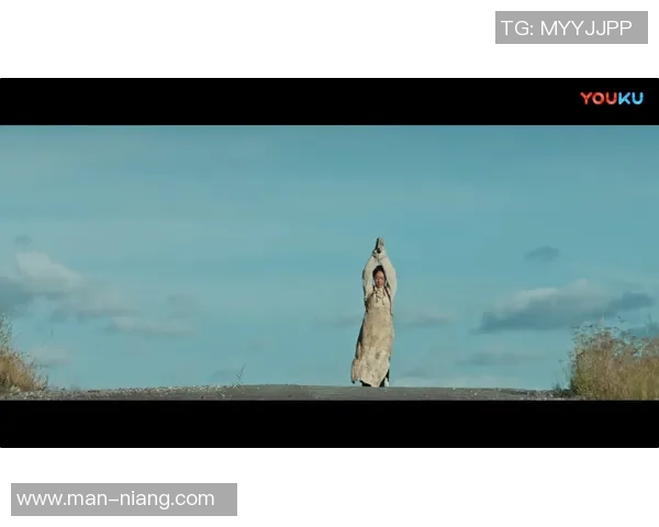 足球球星的信仰之路：从场上荣耀到心灵信仰的力量探索